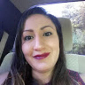 Meet your Posher, Claudia elena